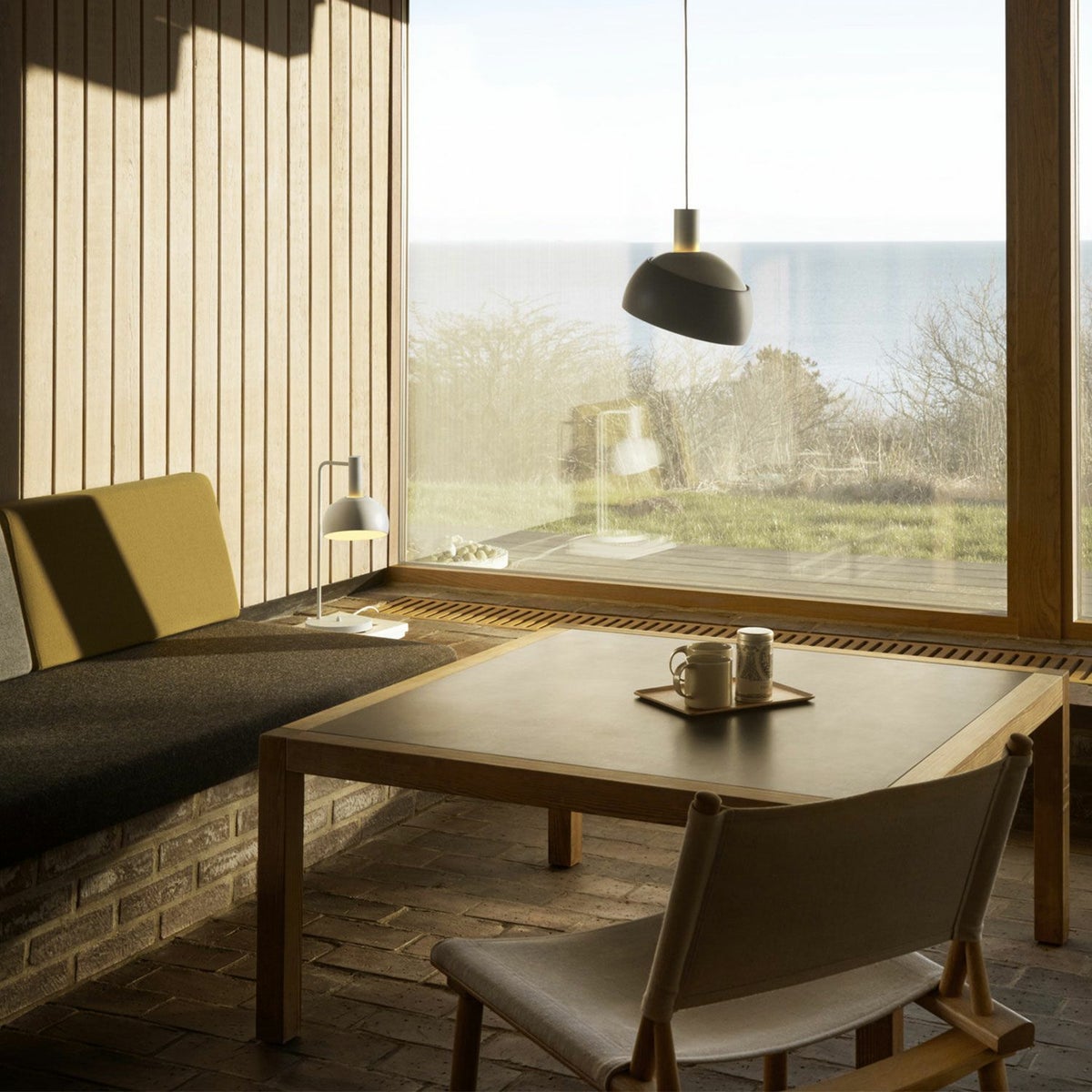 Louis Poulsen ルイスポールセン FJ Elements Table Lamp FJ エレメンツ テーブルランプ Φ175mm カラー：ブラック デザイン：フィン・ユール