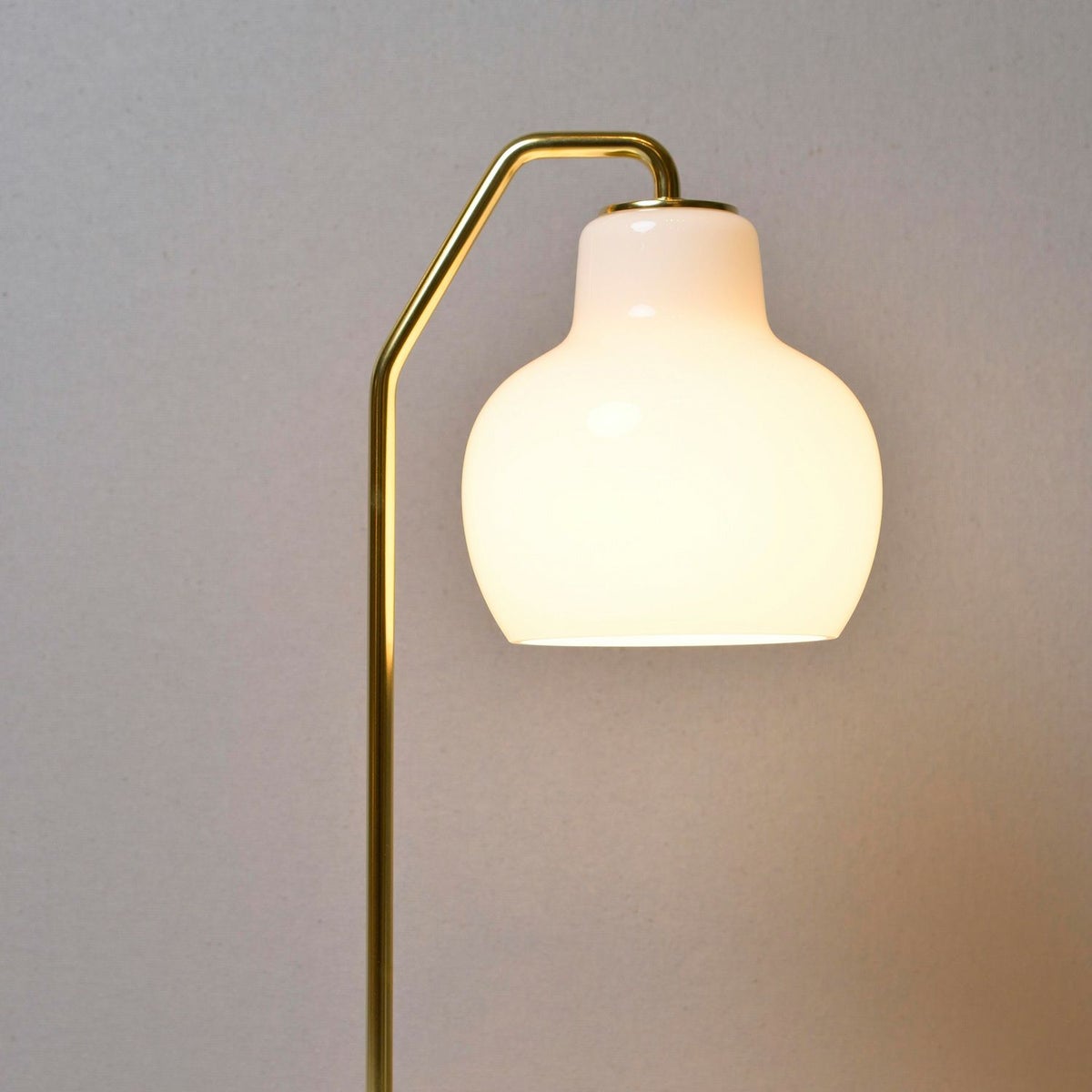 Louis Poulsen ルイスポールセン VL Ring Crown Table Lamp リングクラウン テーブルランプ Φ150 乳白ガラス デザイン：ヴィルヘルム・ラウリッツェン