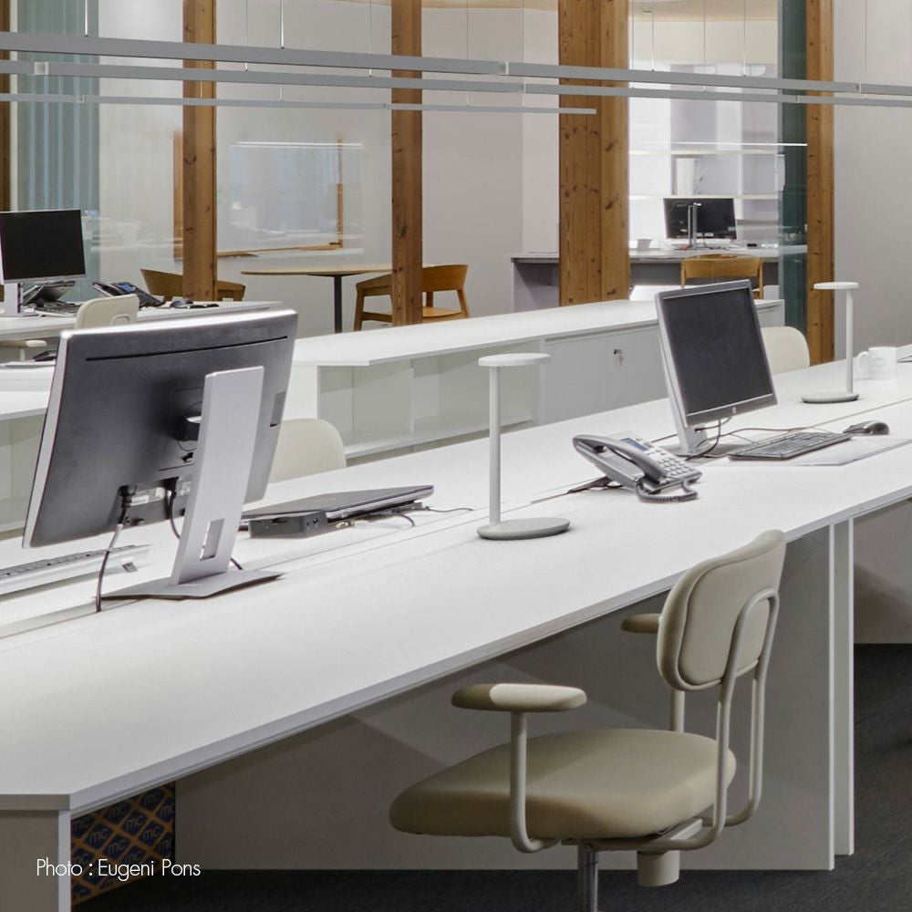 FLOS フロス Oblique オブリーク LED テーブルランプ タスクライト 3000K カラー：6色 デザイン：ヴィンセント・ヴァン・ドゥイセン