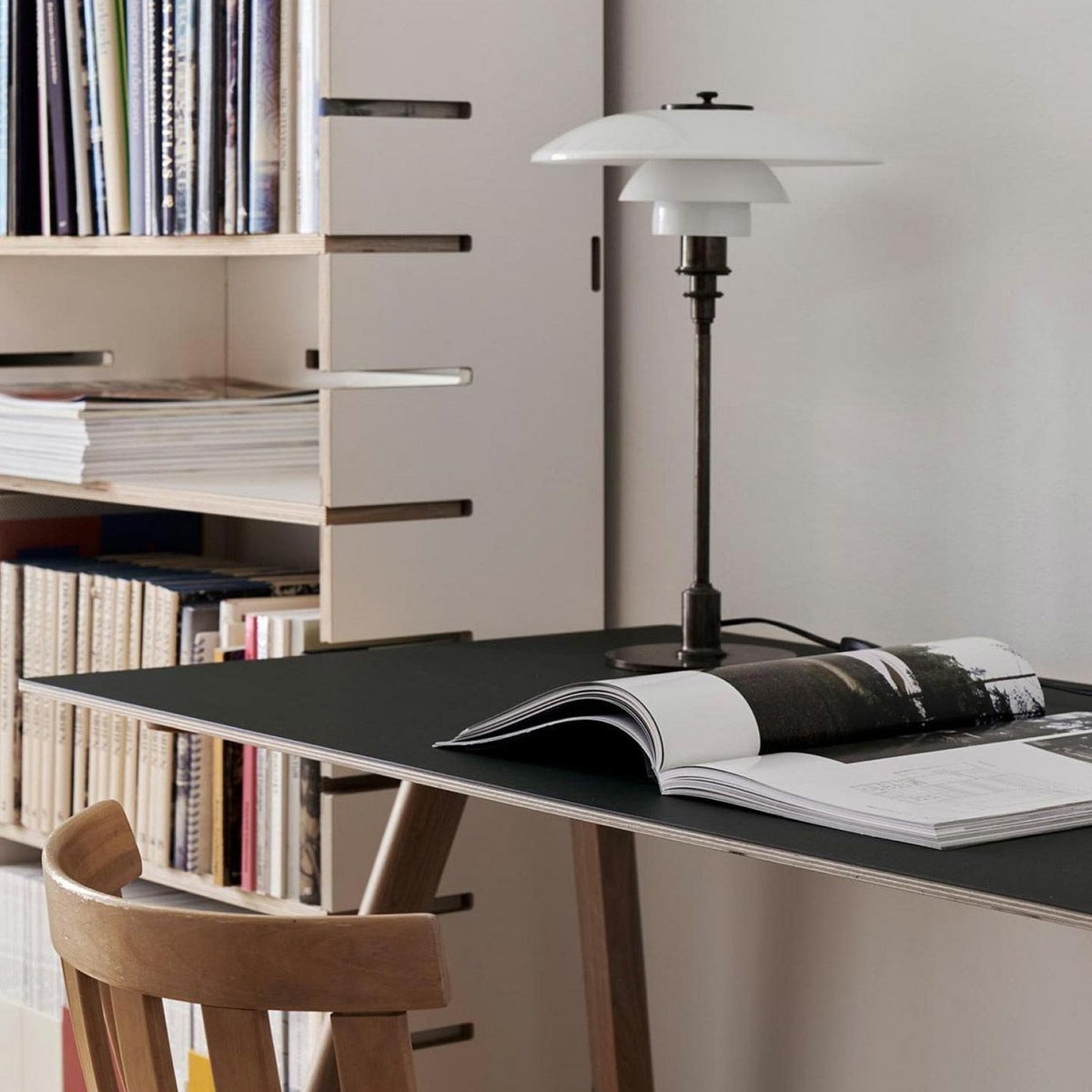 Louis Poulsen ルイスポールセン PH 3/2 Aged Brass Opal Table Lamp PH 3/2 エイジド・ブラス オパール テーブルランプ スタンドライト Φ285mm （エイジド・ブラス × 乳白ガラス） デザイン：ポール・ヘニングセン