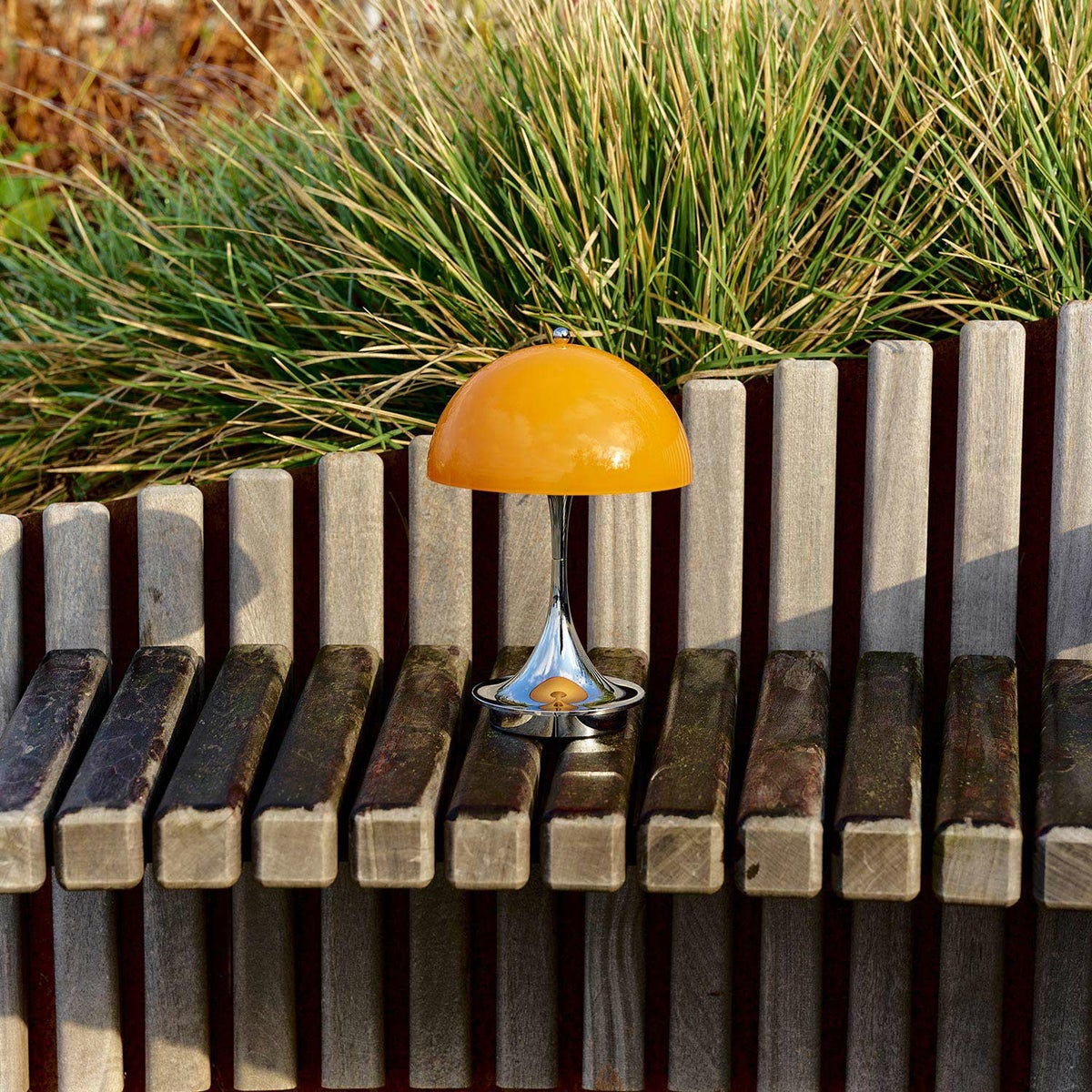 Louis Poulsen ルイスポールセン Panthella 160 Portable パンテラ 160 ポータブル （V3） テーブルランプ カラー：オパール・オレンジ クローム デザイン：ヴェルナー・パントン