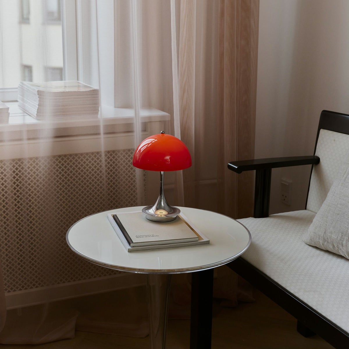 Louis Poulsen ルイスポールセン Panthella 160 Portable パンテラ 160 ポータブル （V3） テーブルランプ カラー：オパール・レッド クローム デザイン：ヴェルナー・パントン