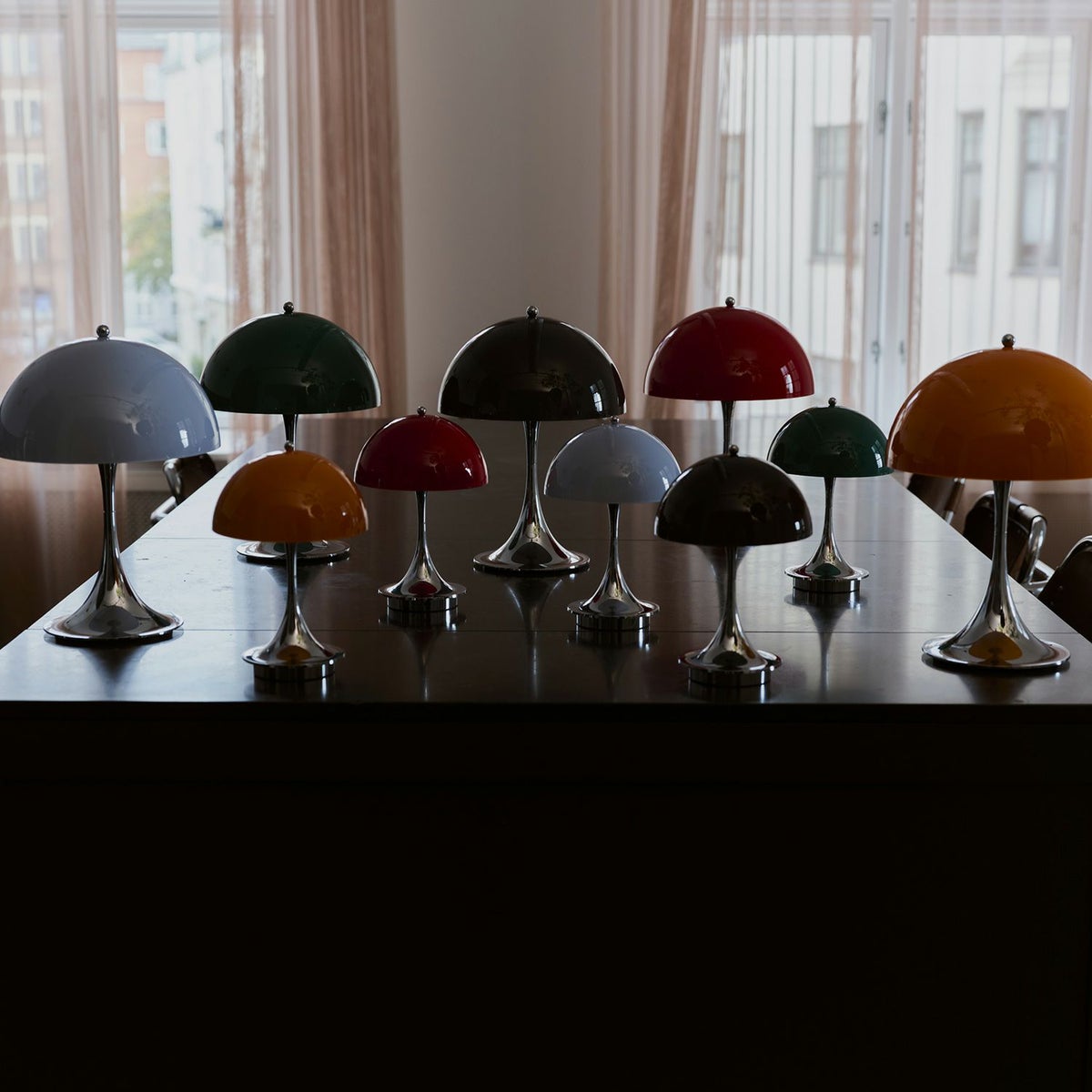 Louis Poulsen ルイスポールセン Panthella 160 Portable パンテラ 160 ポータブル （V3） テーブルランプ カラー：オパール・ブラウン クローム デザイン：ヴェルナー・パントン