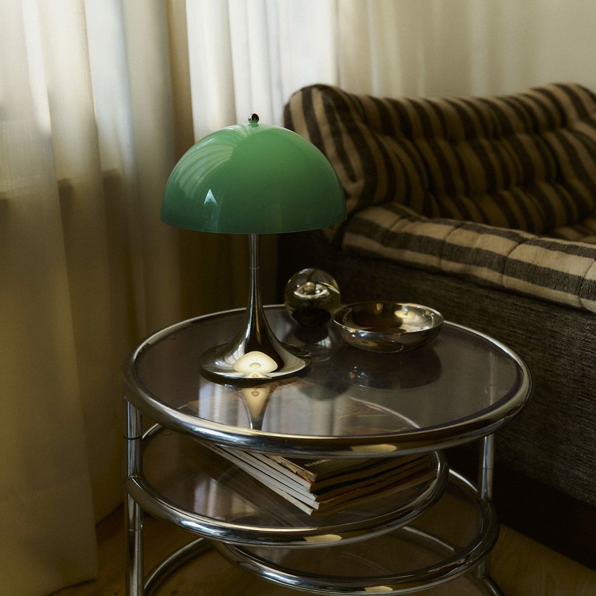 Louis Poulsen ルイスポールセン Panthella 250 Portable パンテラ 250 ポータブル テーブルランプ カラー：オパール・レッド クローム デザイン：ヴェルナー・パントン