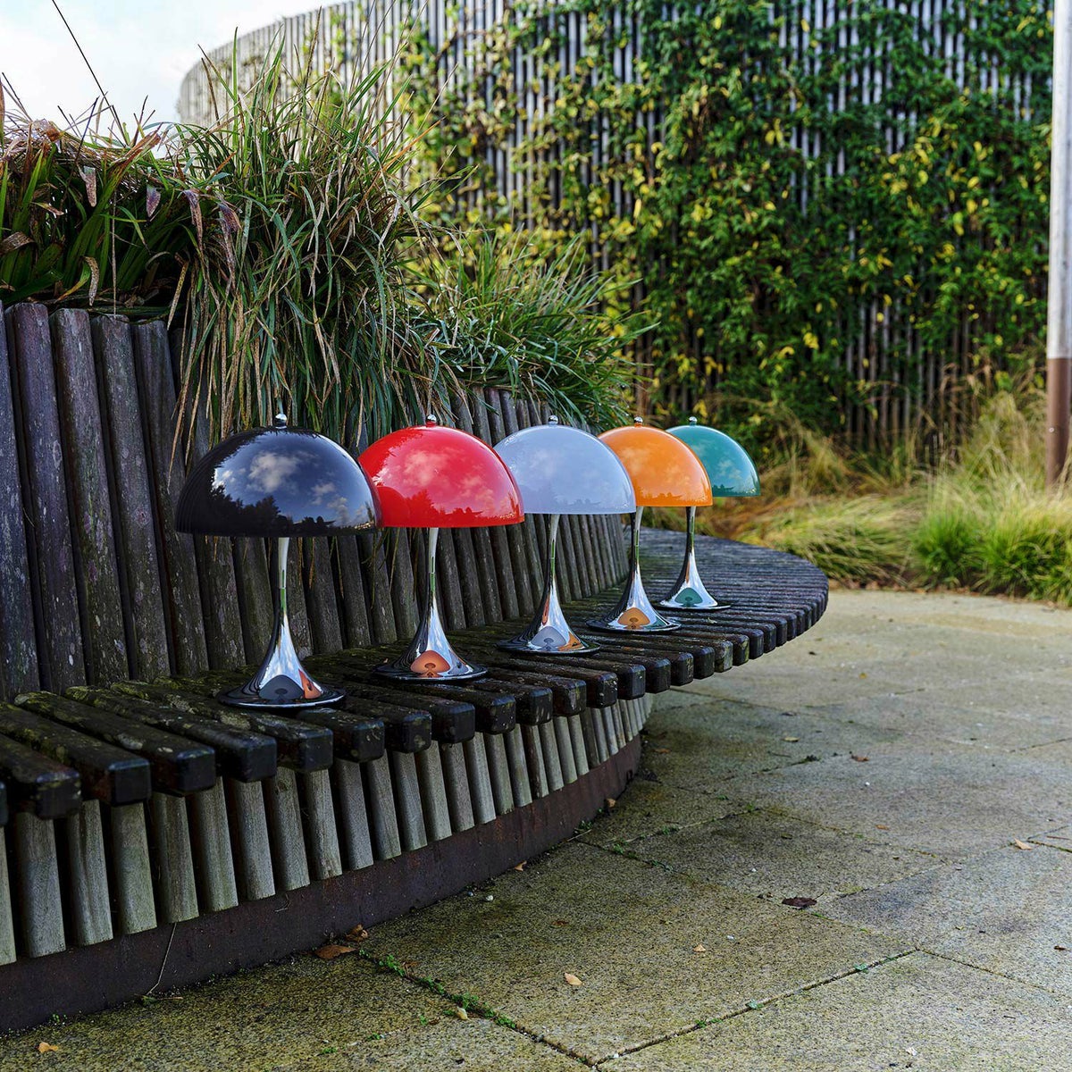 Louis Poulsen ルイスポールセン Panthella 250 Portable パンテラ 250 ポータブル テーブルランプ カラー：オパール・ブラウン クローム デザイン：ヴェルナー・パントン