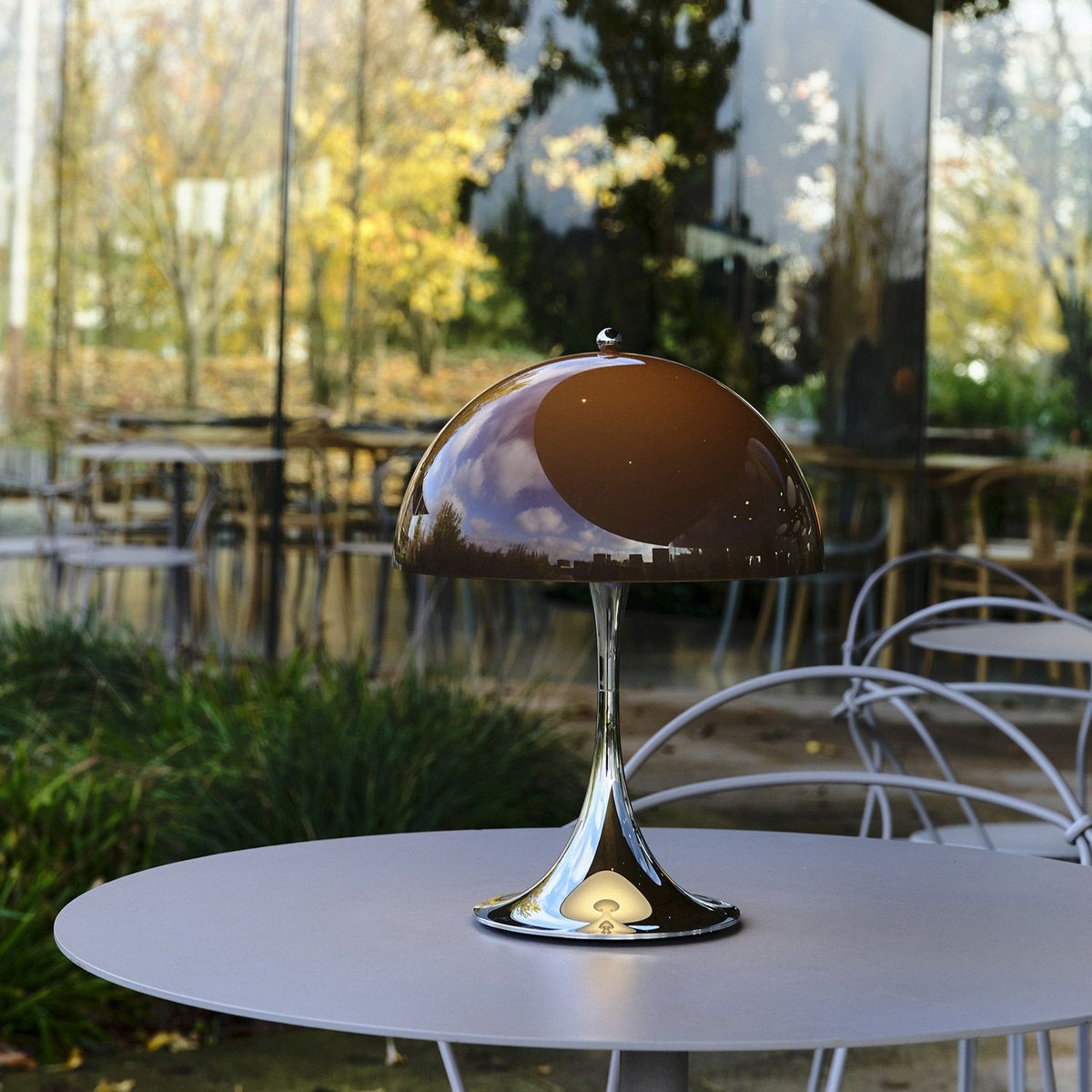 Louis Poulsen ルイスポールセン Panthella 250 Portable パンテラ 250 ポータブル テーブルランプ カラー：オパール・ブラウン クローム デザイン：ヴェルナー・パントン