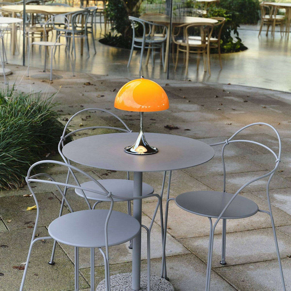 Louis Poulsen ルイスポールセン Panthella 250 Portable パンテラ 250 ポータブル テーブルランプ カラー：オパール・ブラウン クローム デザイン：ヴェルナー・パントン