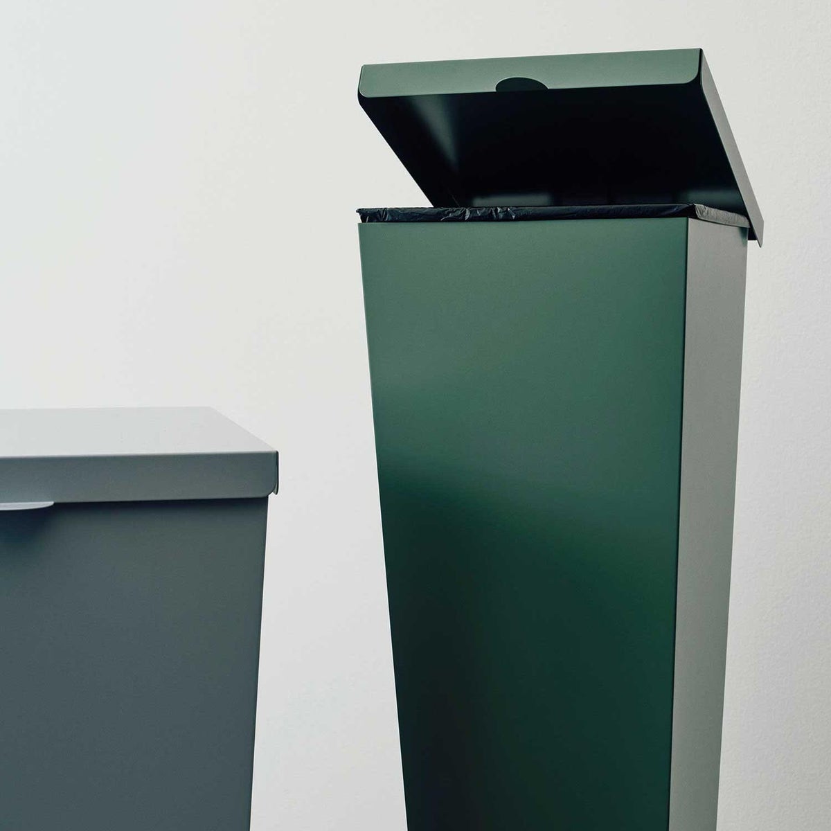 HAY ヘイ Loop Bin ループ ビン ダストボックス ゴミ箱 ペダル式 サイズ：26L カラー：2色 デザイン：レイフ・ヨルゲンセン