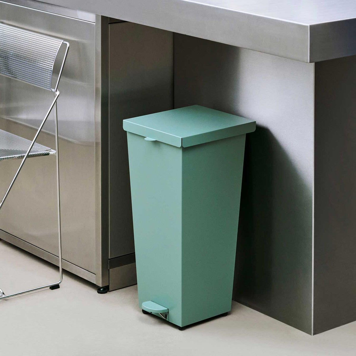 HAY ヘイ Loop Bin ループ ビン ダストボックス ゴミ箱 ペダル式 サイズ：26L カラー：2色 デザイン：レイフ・ヨルゲンセン