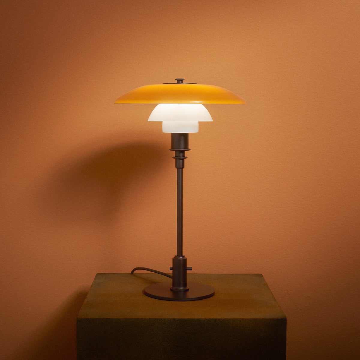 ouis Poulsen ルイスポールセン PH 3/2 Table Lamp Centenary Edition PH 3/2 テーブルランプ センテナリー・エディション スタンドライト Φ285mm アンバー 琥珀色ガラス 真鍮エイジング加工 デザイン：ポール・ヘニングセン