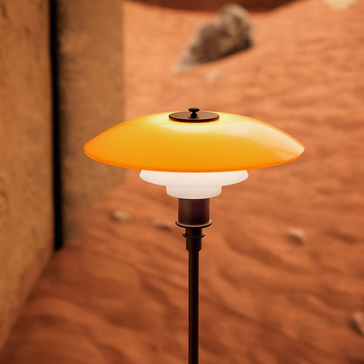 Louis Poulsen ルイスポールセン PH 3 1/2-2 1/2 Floor Lamp Centenary Edition フロアランプ センテナリー・エディション スタンドライト Φ330mm アンバー 琥珀色ガラス 真鍮エイジング加工 デザイン：ポール・ヘニングセン