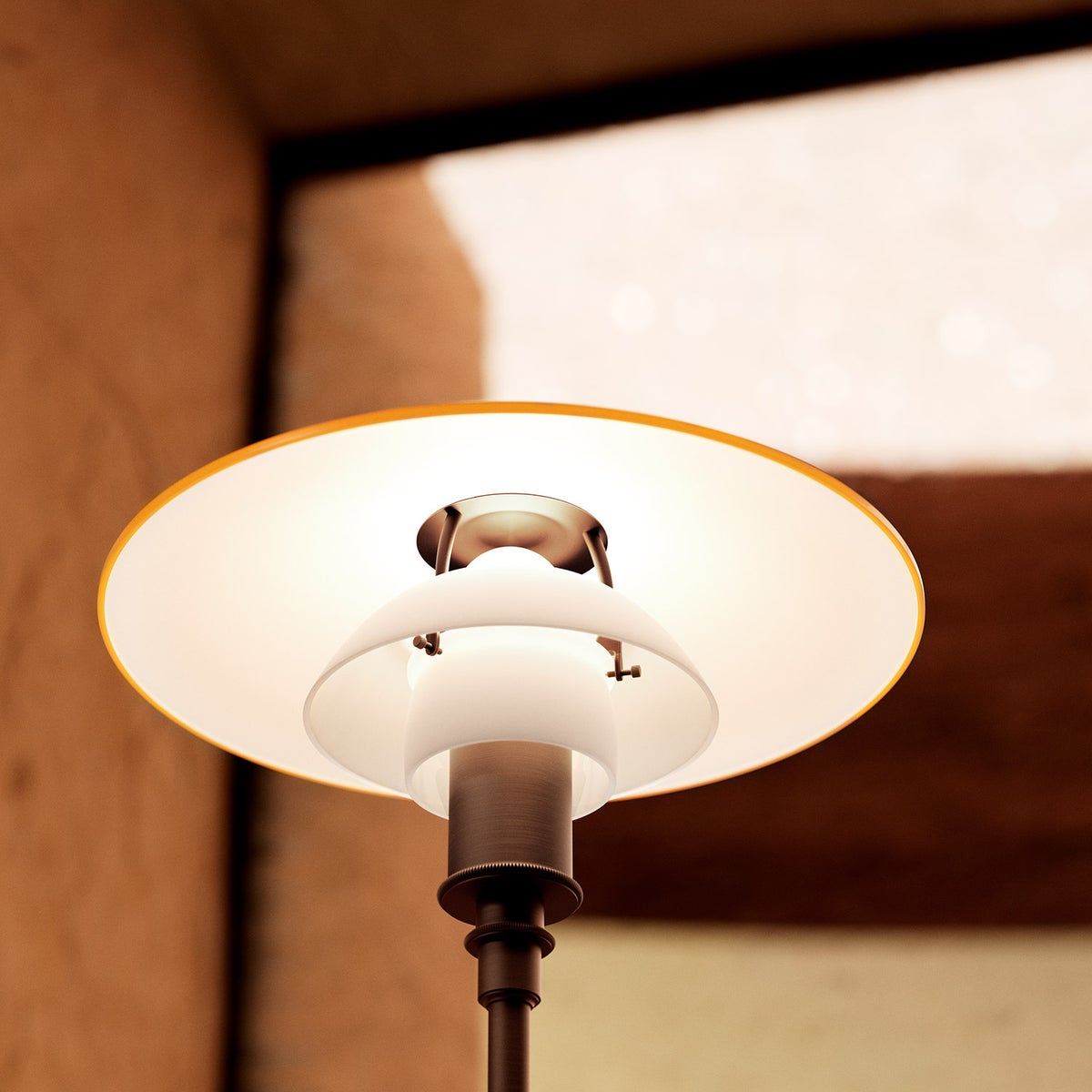 Louis Poulsen ルイスポールセン PH 3 1/2-2 1/2 Floor Lamp Centenary Edition フロアランプ センテナリー・エディション スタンドライト Φ330mm アンバー 琥珀色ガラス 真鍮エイジング加工 デザイン：ポール・ヘニングセン