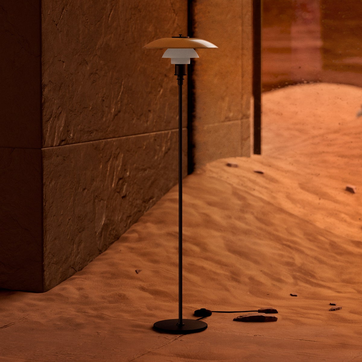 Louis Poulsen ルイスポールセン PH 3 1/2-2 1/2 Floor Lamp Centenary Edition フロアランプ センテナリー・エディション スタンドライト Φ330mm アンバー 琥珀色ガラス 真鍮エイジング加工 デザイン：ポール・ヘニングセン