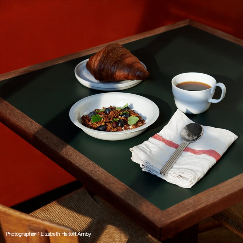 1616 / arita japan アリタ ジャパン CMA Stack Flat スタック フラット サイズ：7種類 有田焼 陶磁器 食器 ライトグレー デザイン：セシリエ・マンツ