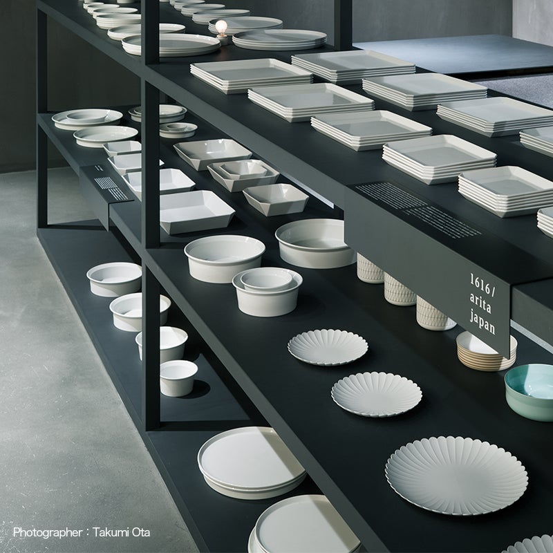 1616 / arita japan アリタ ジャパン CMA Stack Flat スタック フラット サイズ：7種類 有田焼 陶磁器 食器 ライトグレー デザイン：セシリエ・マンツ