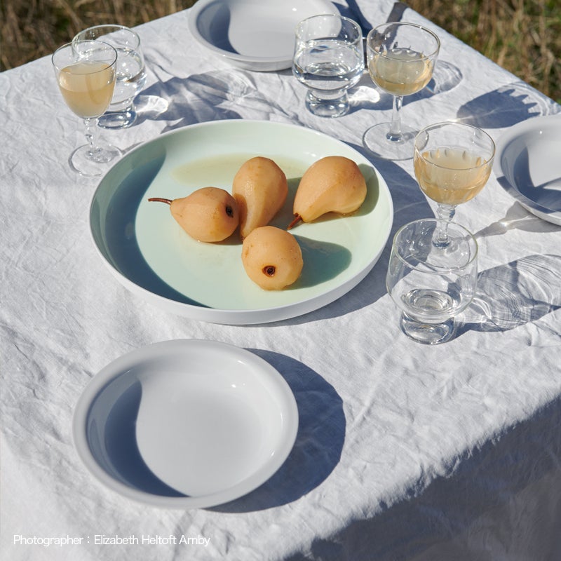 1616 / arita japan アリタ ジャパン CMA Soft Deep ソフト ディープ サイズ：6種類 有田焼 陶磁器 食器 ライトグレー デザイン：セシリエ・マンツ