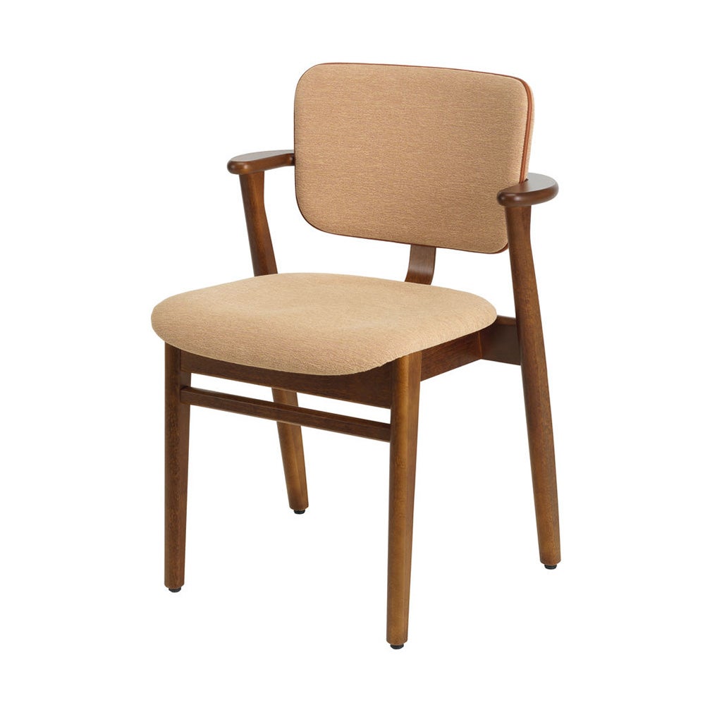 Artek（アルテック）名作ドムスチェアに多彩なインテリアや空間に対応