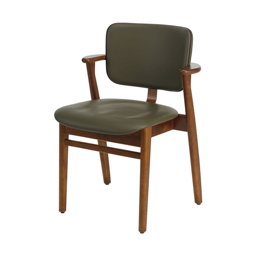 Artek（アルテック）名作ドムスチェアに多彩なインテリアや空間に対応