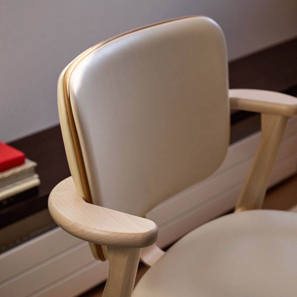 Artek（アルテック）名作ドムスチェアに多彩なインテリアや空間に対応