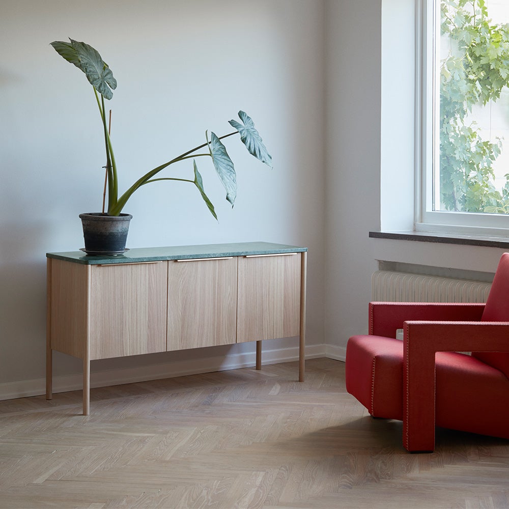 FRITZ HANSEN フリッツ・ハンセン SKAGERAK スカゲラック コレクション JUT ジュット キャビネット 高さ：68cm オーク オイル仕上げ 天板カラー：3色 デザイン：トーマス・ジェンキンス