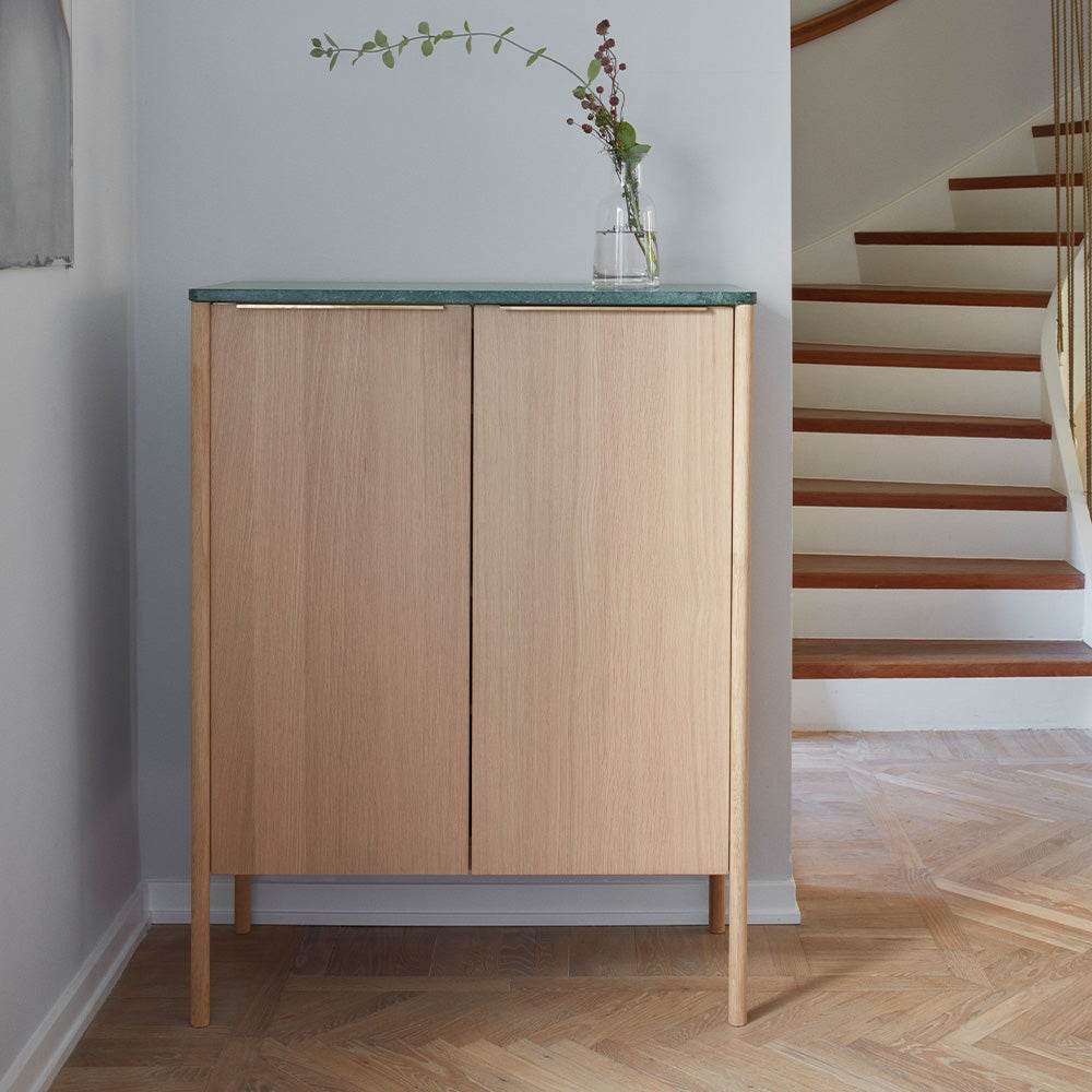 FRITZ HANSEN フリッツ・ハンセン SKAGERAK スカゲラック コレクション JUT ジュット ハイキャビネット 高さ：114cm オーク オイル仕上げ 天板カラー：3色 デザイン：トーマス・ジェンキンス